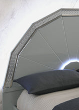 将图片加载到图库查看器,Lumiere Aurora Glam LED Platform Bed Frame