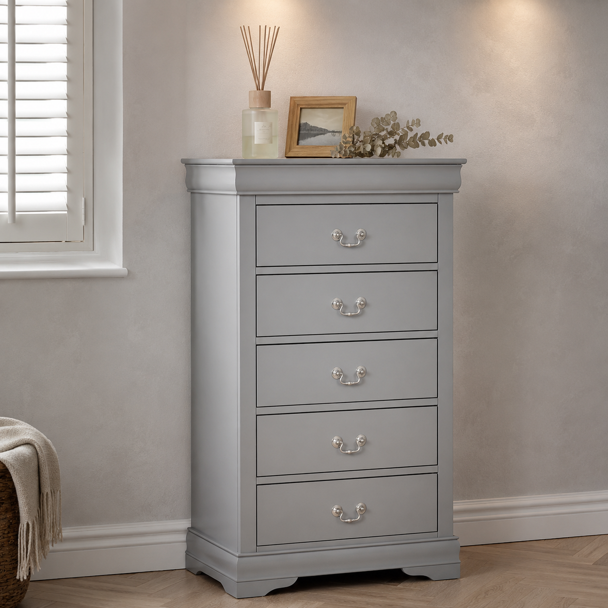 Transitional Solid Wood Chest with English Dovetail Drawers and Bracket Feet