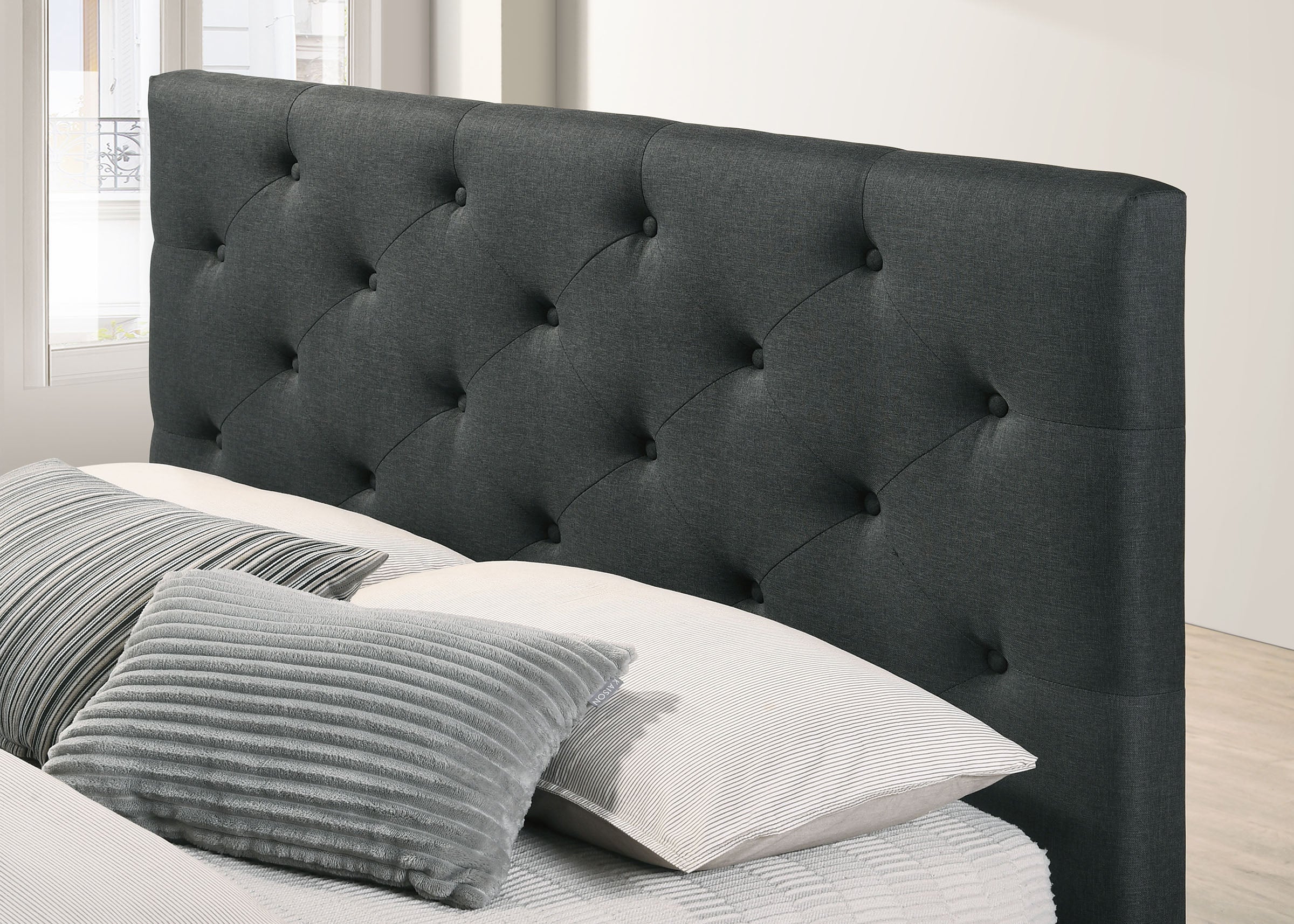 Oslo Transitional Upholstered Storage Platform Bed