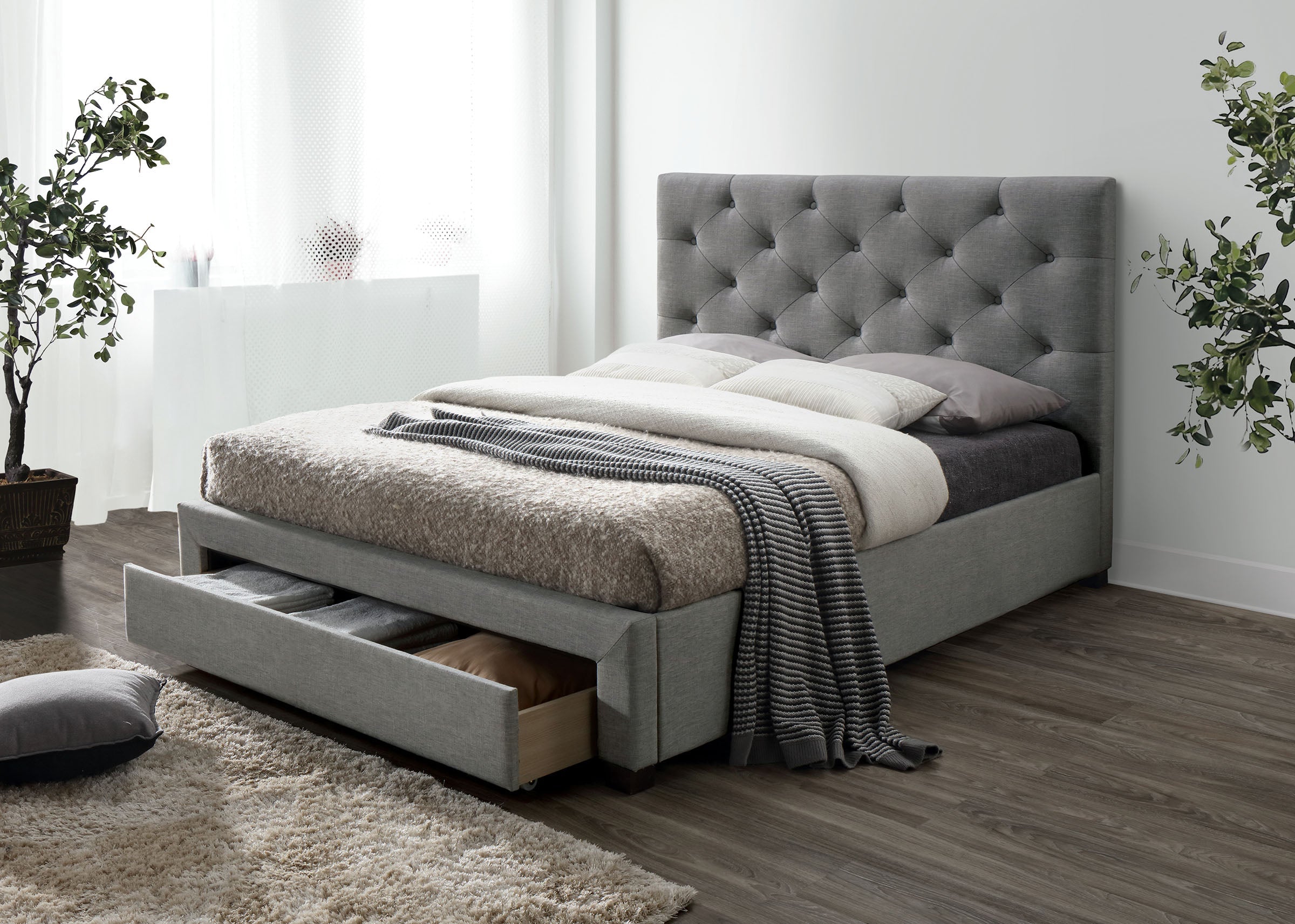 Oslo Transitional Luxe Linen Upholstered Storage Platform Bed