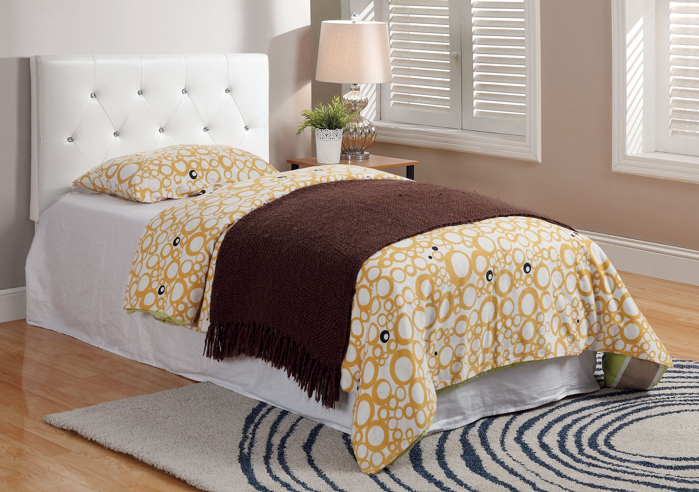 Velen Modern Upholstered Bed Frame with Tufted Headboard