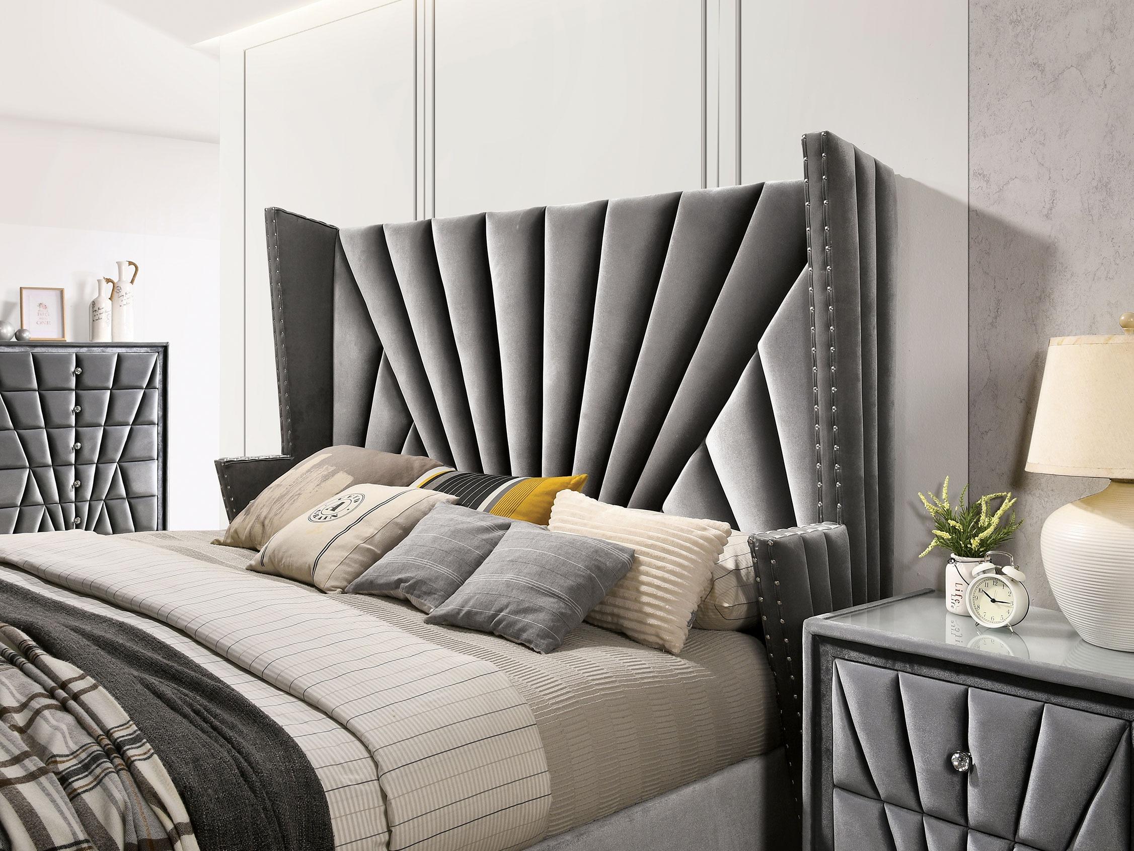 Vienzelle Classic Upholstered Bed