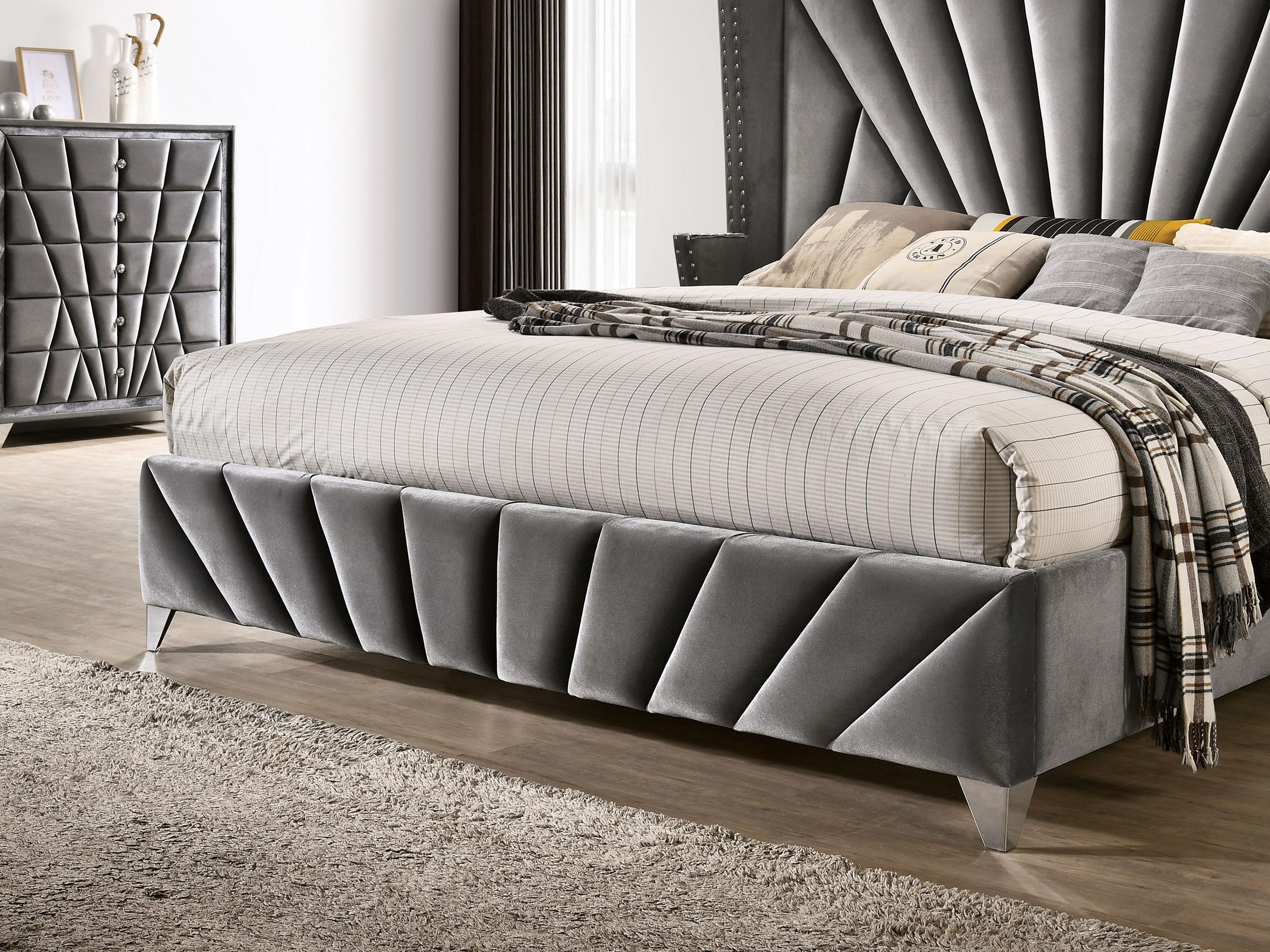 Vienzelle Classic Upholstered Bed