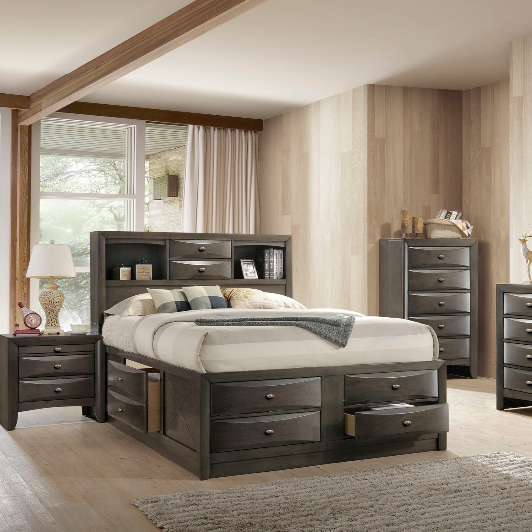 Zosimo Classic 4-Piece Bedroom Set with Storage