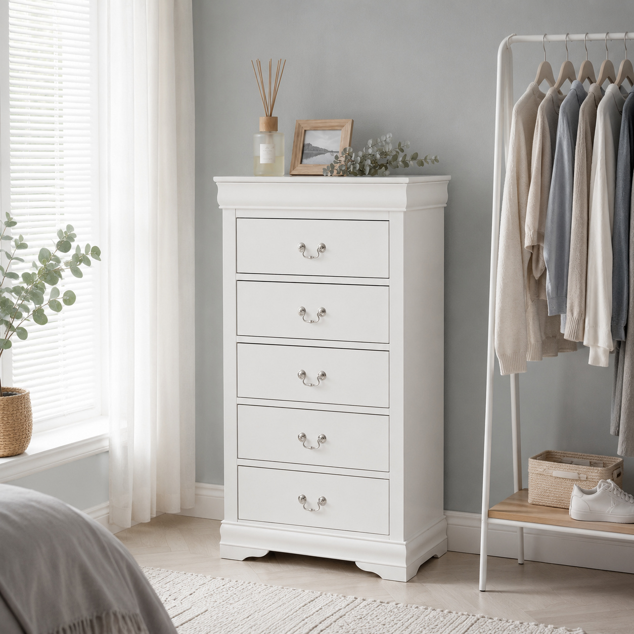 Transitional Solid Wood Chest with English Dovetail Drawers and Bracket Feet